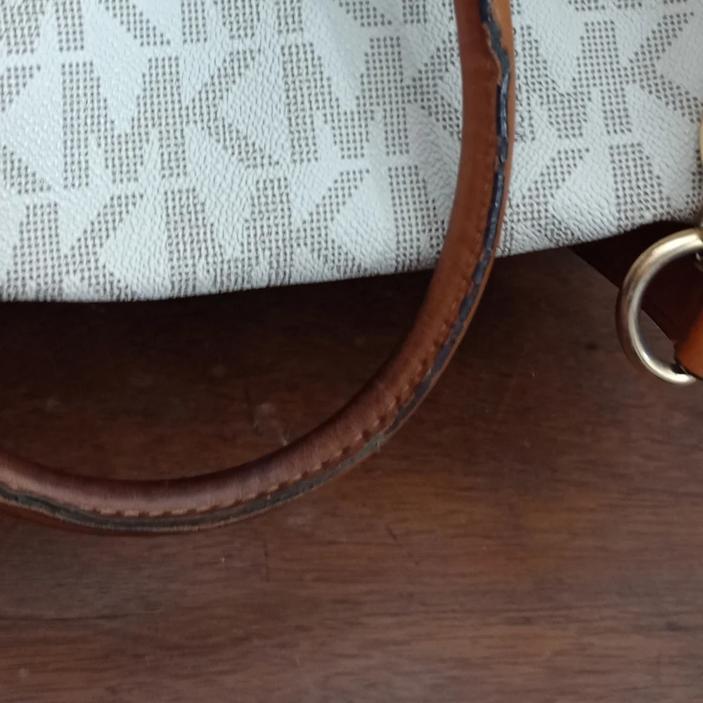 Michael Kors Tan and Cream Signature Satchel - Picture 4 of 6